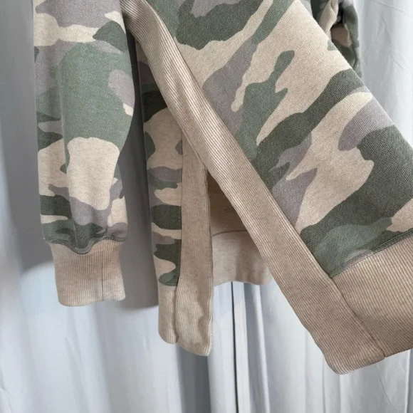 Aerie Good Vibes Oversized Green Camo Sweatshirt Split Hem Women’s Medium - Picture 7 of 12
